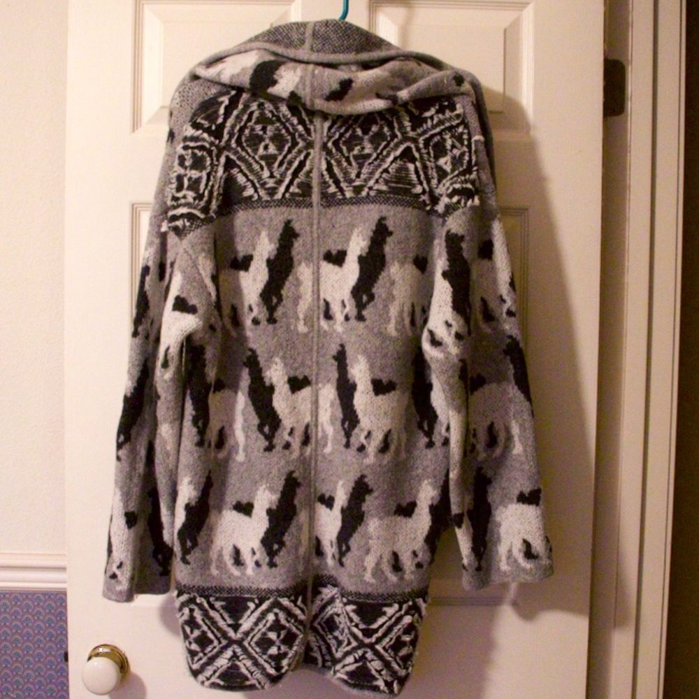 Anthropologie Llama Knit Cardigan Size Medium